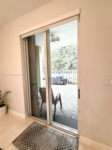 10780 NW 74th Ln, Doral, FL 33178