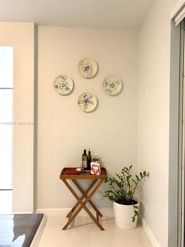 10780 NW 74th Ln, Doral, FL 33178