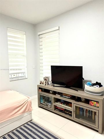 10780 NW 74th Ln, Doral, FL 33178