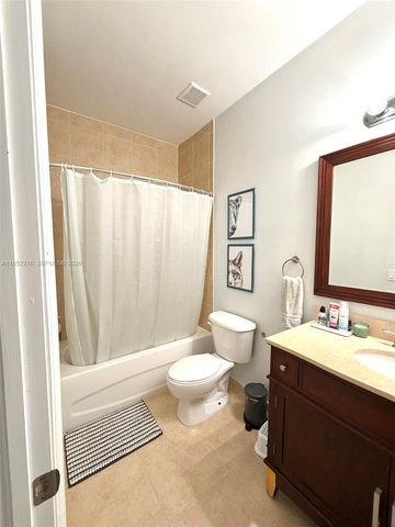 10780 NW 74th Ln, Doral, FL 33178