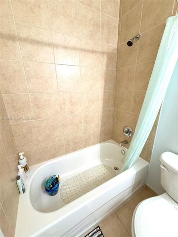 10780 NW 74th Ln, Doral, FL 33178