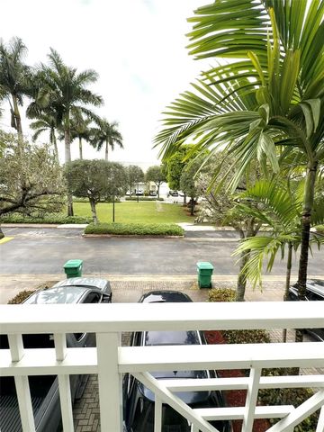 10780 NW 74th Ln, Doral, FL 33178