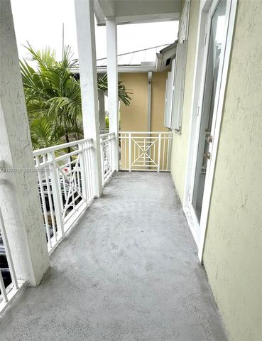 10780 NW 74th Ln, Doral, FL 33178