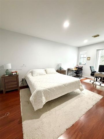 10780 NW 74th Ln, Doral, FL 33178