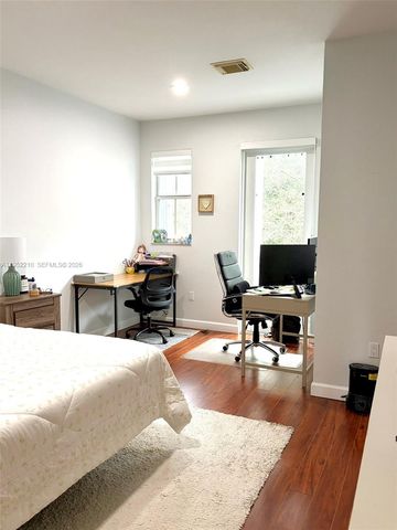 10780 NW 74th Ln, Doral, FL 33178