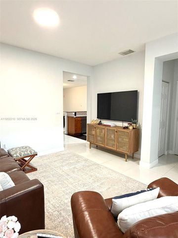 10780 NW 74th Ln, Doral, FL 33178