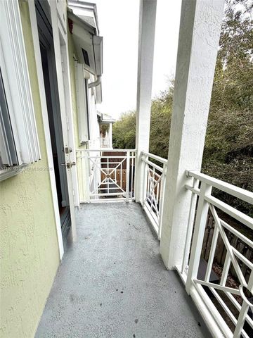 10780 NW 74th Ln, Doral, FL 33178