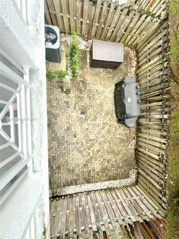 10780 NW 74th Ln, Doral, FL 33178