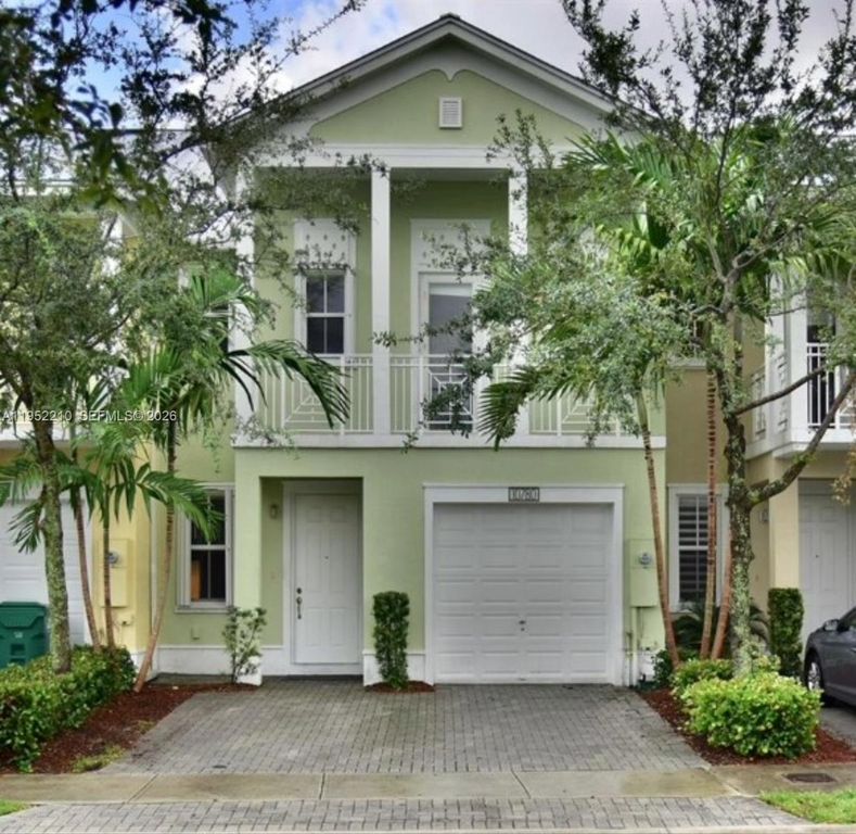 10780 NW 74th Ln, Doral, FL 33178