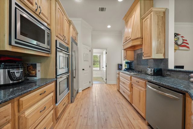 548 Mckittrick Court, Godley, TX 76044