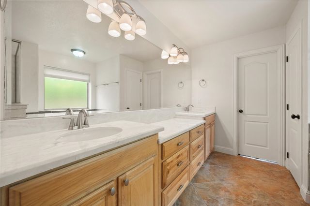 548 Mckittrick Court, Godley, TX 76044