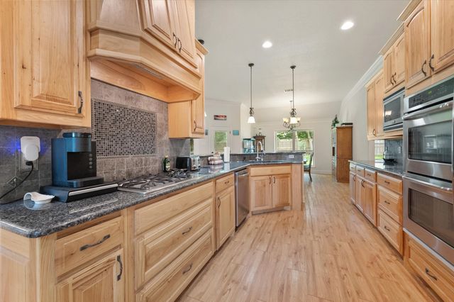 548 Mckittrick Court, Godley, TX 76044