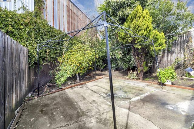 917 26Th Ave, Oakland, CA 94601