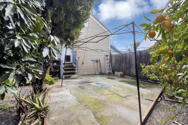 917 26Th Ave, Oakland, CA 94601