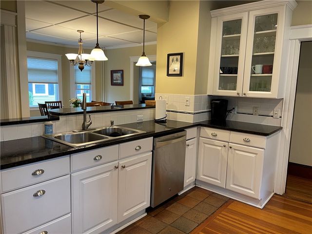 35 Annandale Road, Newport, RI 02840