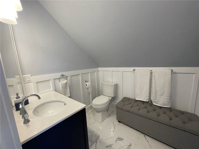 35 Annandale Road, Newport, RI 02840
