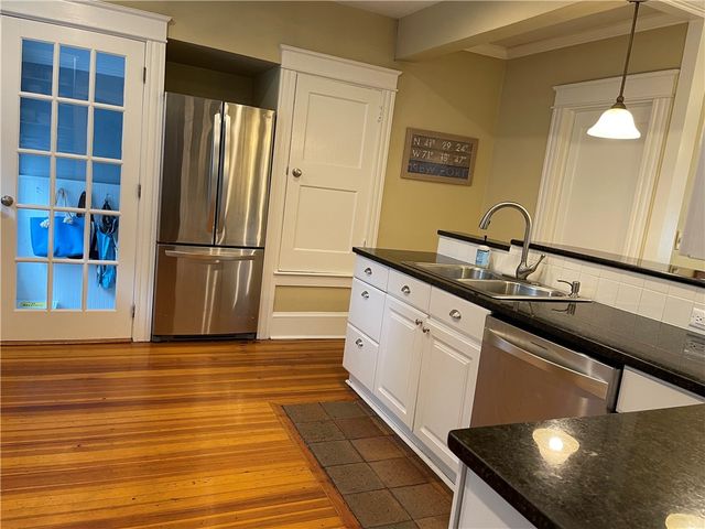 35 Annandale Road, Newport, RI 02840