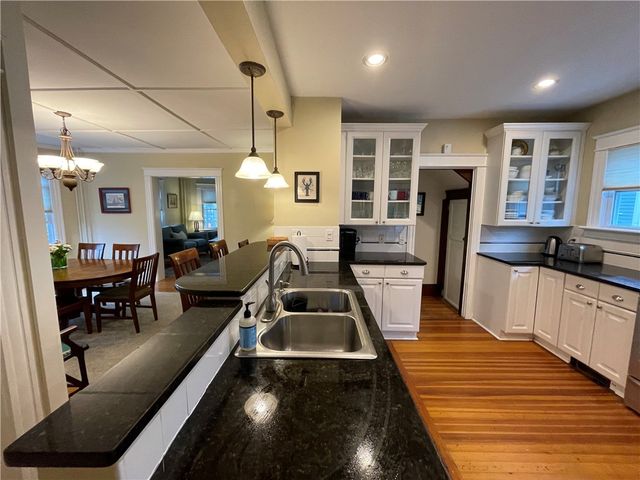 35 Annandale Road, Newport, RI 02840