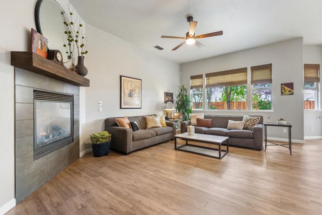 2168 Dorrington Dr, Roseville, CA 95661