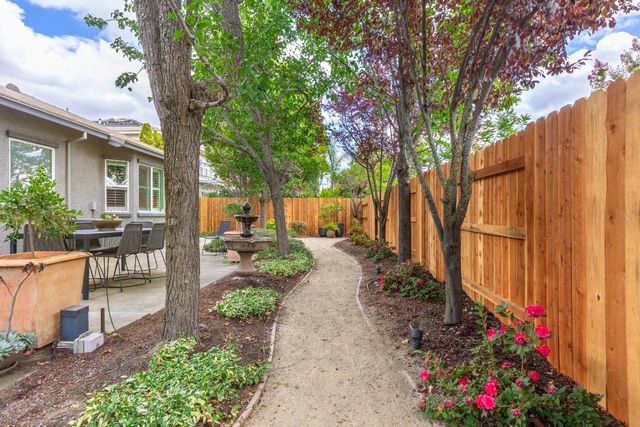 2168 Dorrington Dr, Roseville, CA 95661