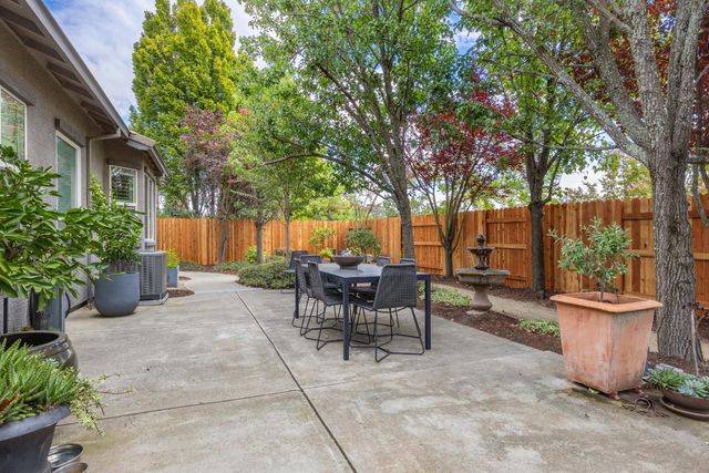 2168 Dorrington Dr, Roseville, CA 95661