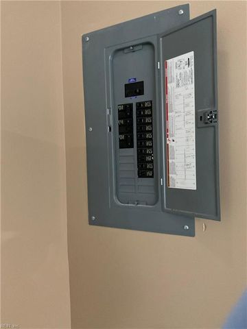 2641 Gilmerton RD, Chesapeake, VA 23323