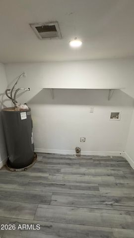 5519 W STATE Avenue, Glendale, AZ 85301