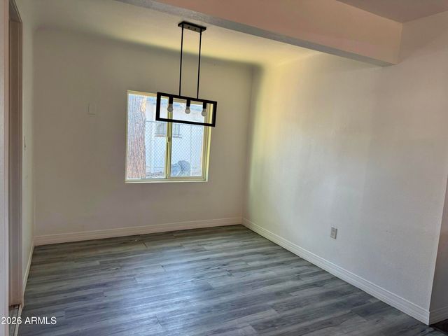 5519 W STATE Avenue, Glendale, AZ 85301