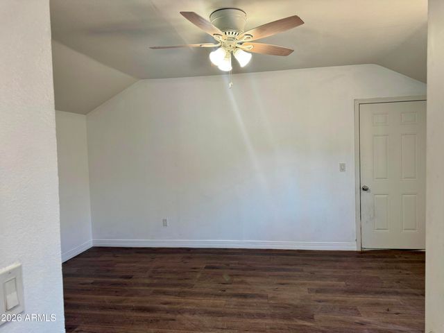 5519 W STATE Avenue, Glendale, AZ 85301