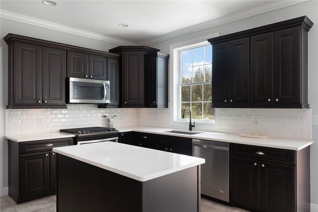 12 Woodlake Drive, Johnston, RI 02919