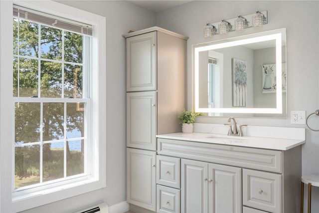 12 Woodlake Drive, Johnston, RI 02919