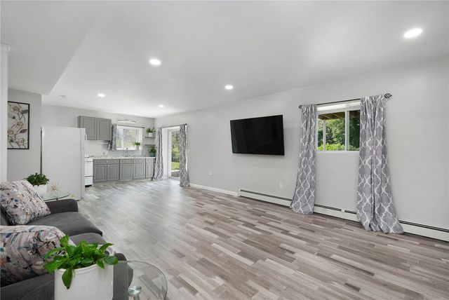 12 Woodlake Drive, Johnston, RI 02919