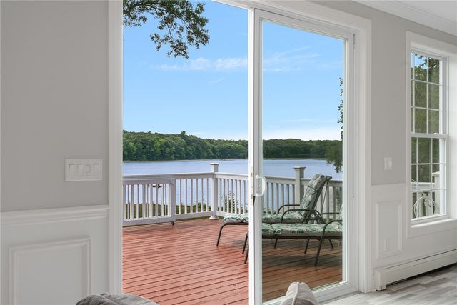 12 Woodlake Drive, Johnston, RI 02919
