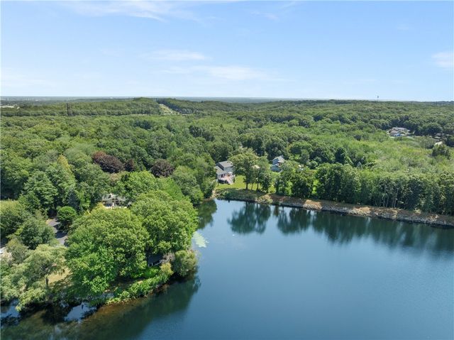 12 Woodlake Drive, Johnston, RI 02919