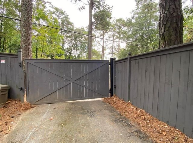 866 Buckner Road SE, Mableton, GA 30126