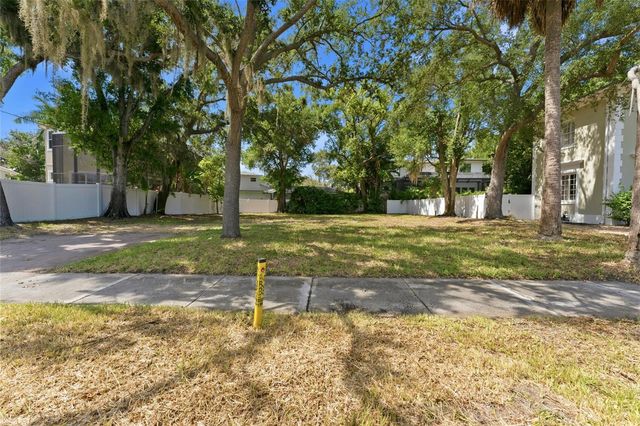 5010 W AZEELE STREET, Tampa, FL 33609