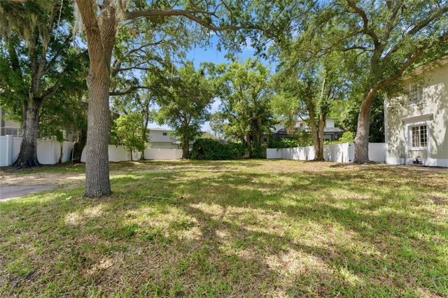 5010 W AZEELE STREET, Tampa, FL 33609
