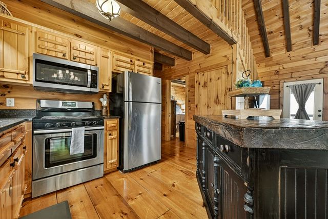 530 Amy Creek Circle, Ellijay, GA 30540