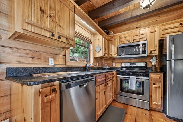 530 Amy Creek Circle, Ellijay, GA 30540