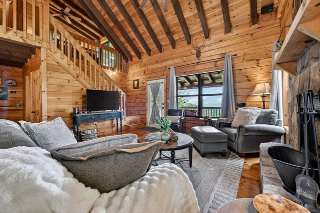 530 Amy Creek Circle, Ellijay, GA 30540
