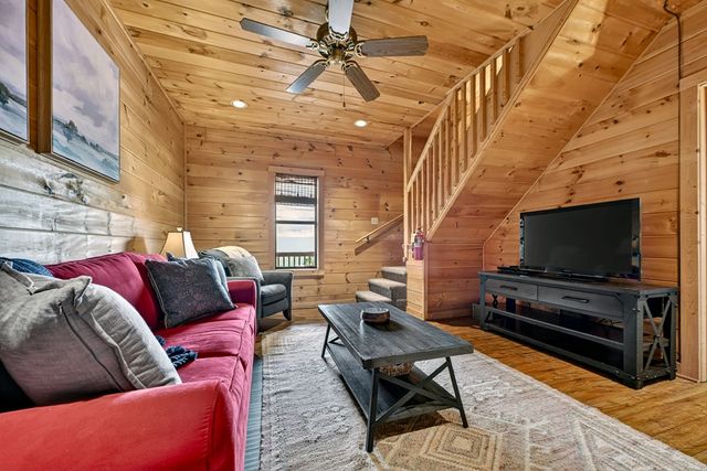 530 Amy Creek Circle, Ellijay, GA 30540