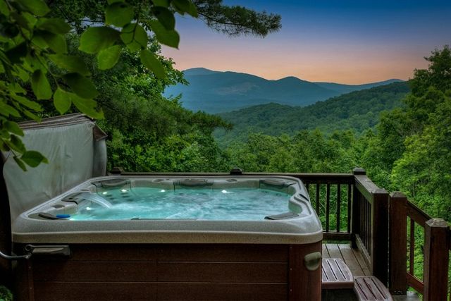 530 Amy Creek Circle, Ellijay, GA 30540