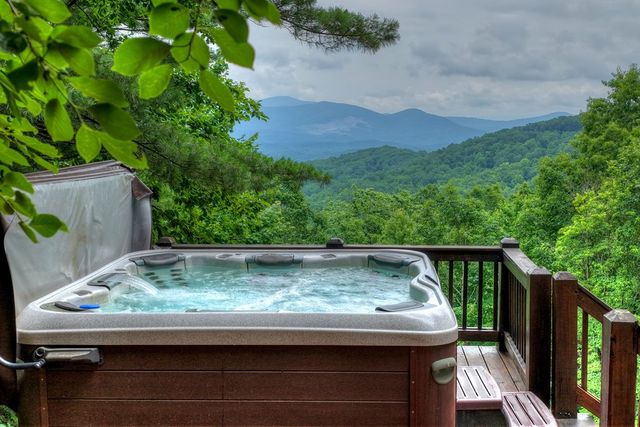 530 Amy Creek Circle, Ellijay, GA 30540