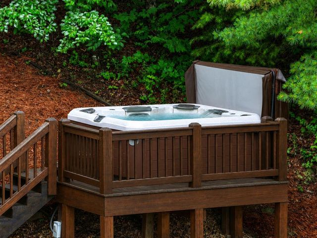 530 Amy Creek Circle, Ellijay, GA 30540