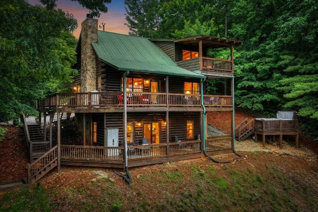 530 Amy Creek Circle, Ellijay, GA 30540