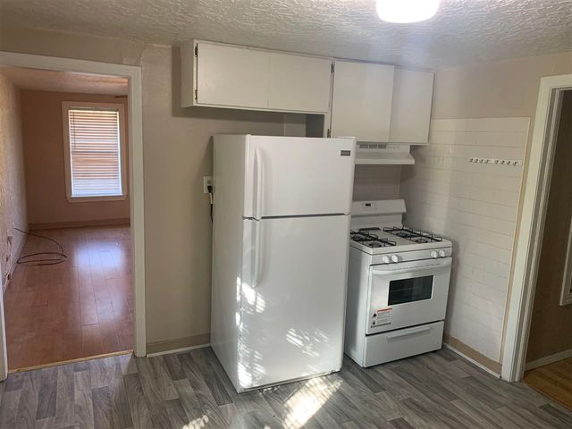 802 SW I AVE, Lawton, OK 73433