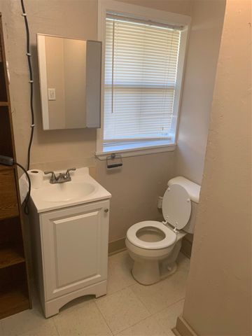 802 SW I AVE, Lawton, OK 73433