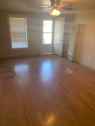 802 SW I AVE, Lawton, OK 73433