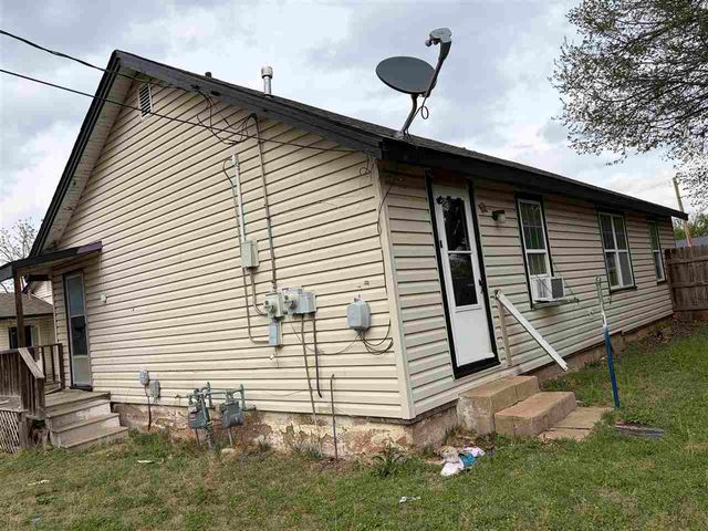 802 SW I AVE, Lawton, OK 73433