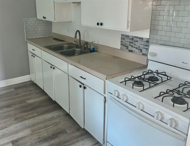 802 SW I AVE, Lawton, OK 73433